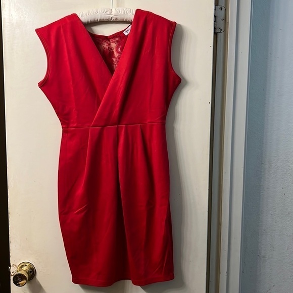 NWT red sleeveless cross-over dress with lace v-shape in the back. size L - Picture 1 of 4